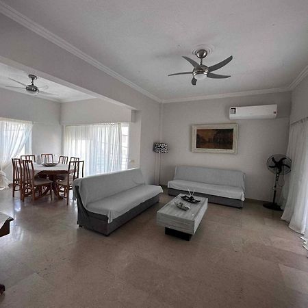 Beach Front Apartment Nea Palatia Extérieur photo