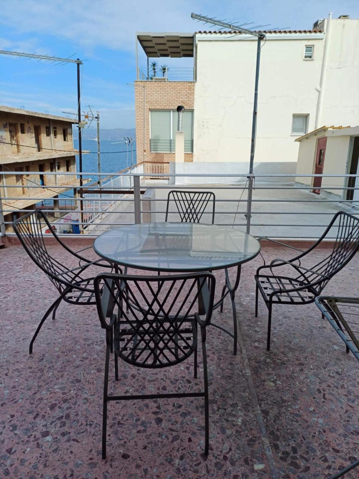 Beach Front Apartment Nea Palatia Extérieur photo
